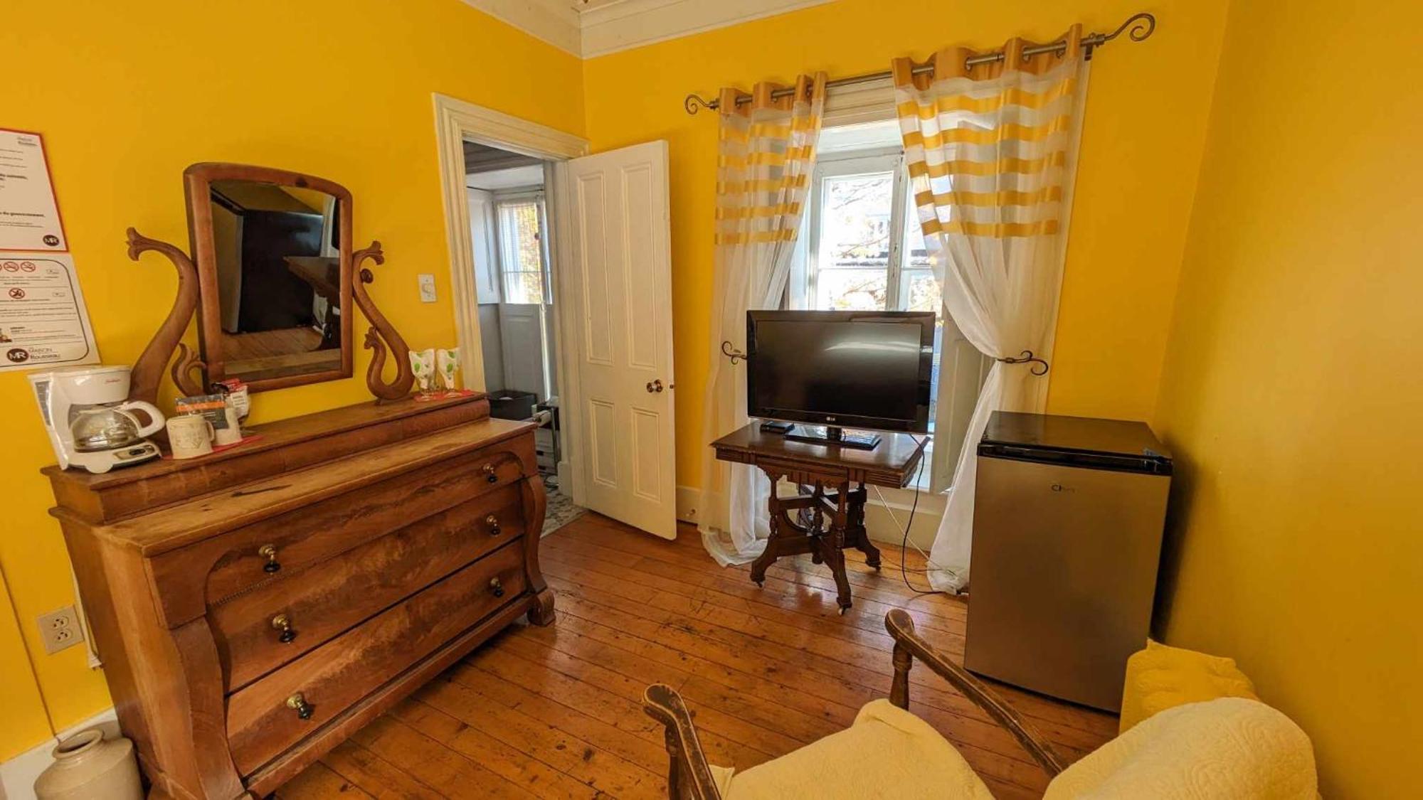 Отель La Maison Rousseau Монманьи Номер фото