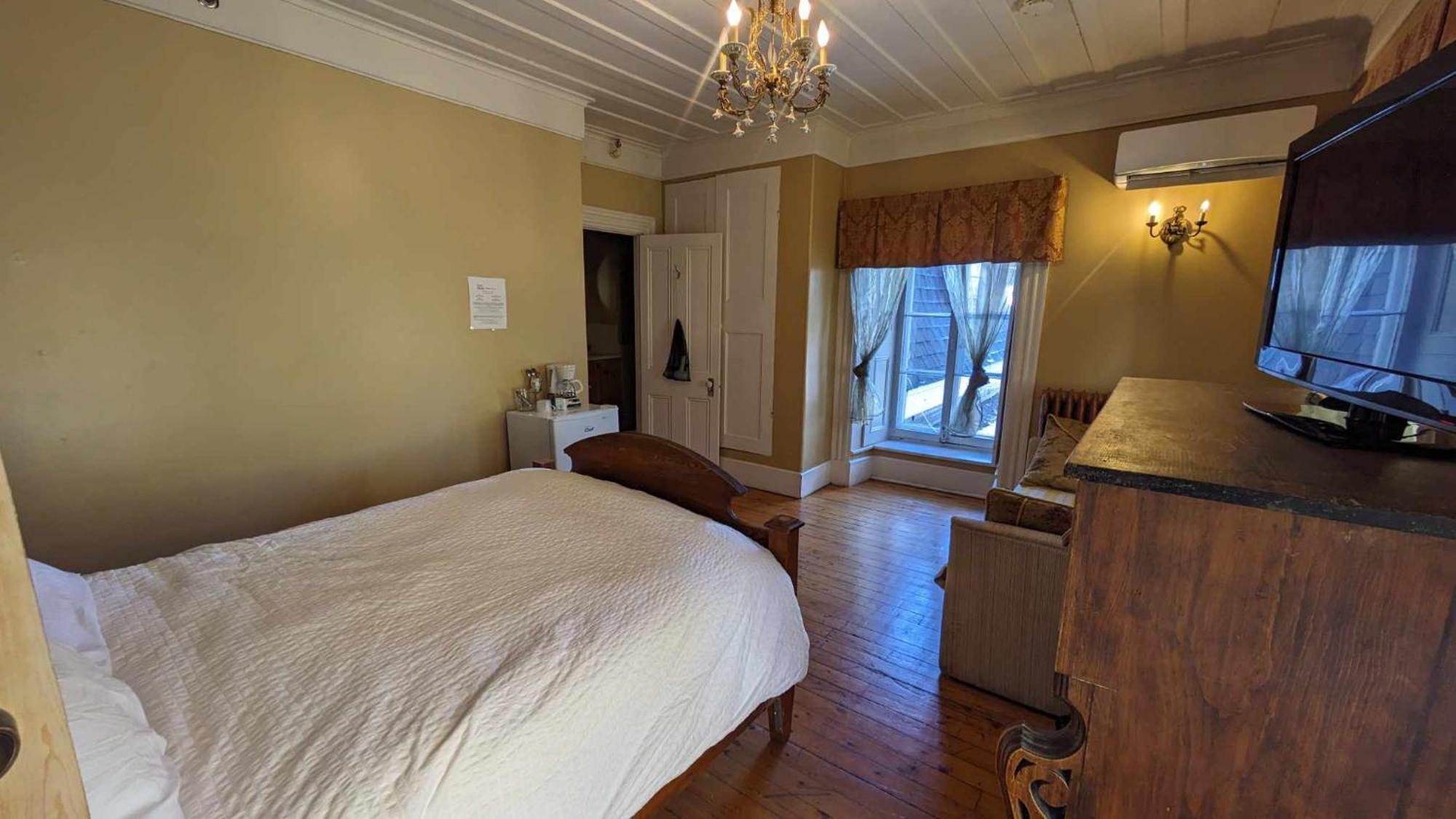 Отель La Maison Rousseau Монманьи Номер фото